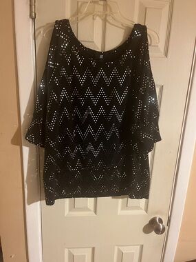 Black Studded Zigzag Short-Sleeve Women's Top